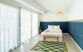 Pet Friendly Luna & Local Oldtown Bangkok